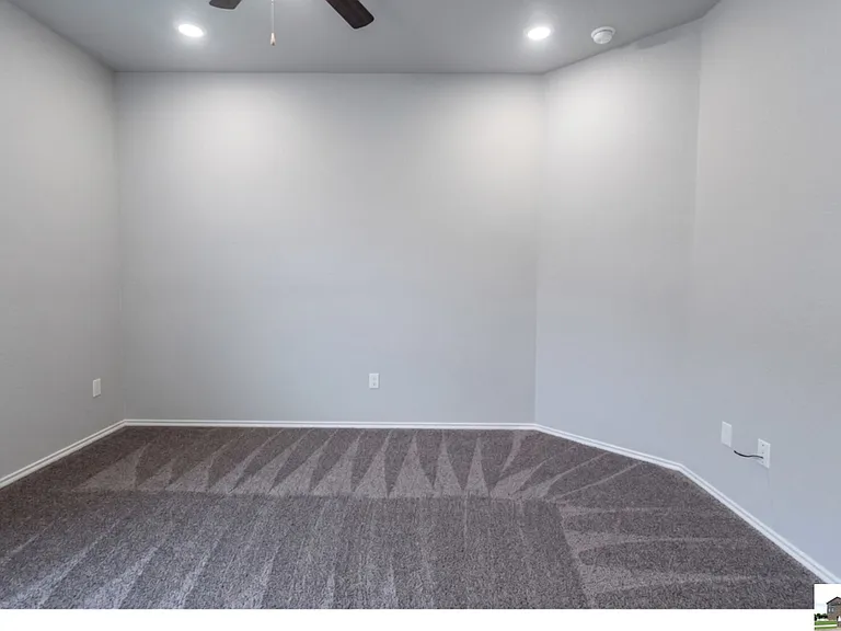 227 Green Valley Dr — Photo 7