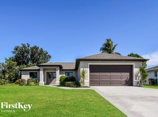 613 Trafalgar Pkwy, Cape Coral, FL 33991