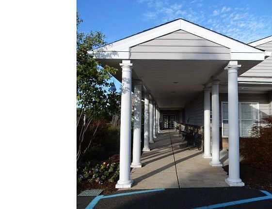 4th image of 127 Parkside Ct