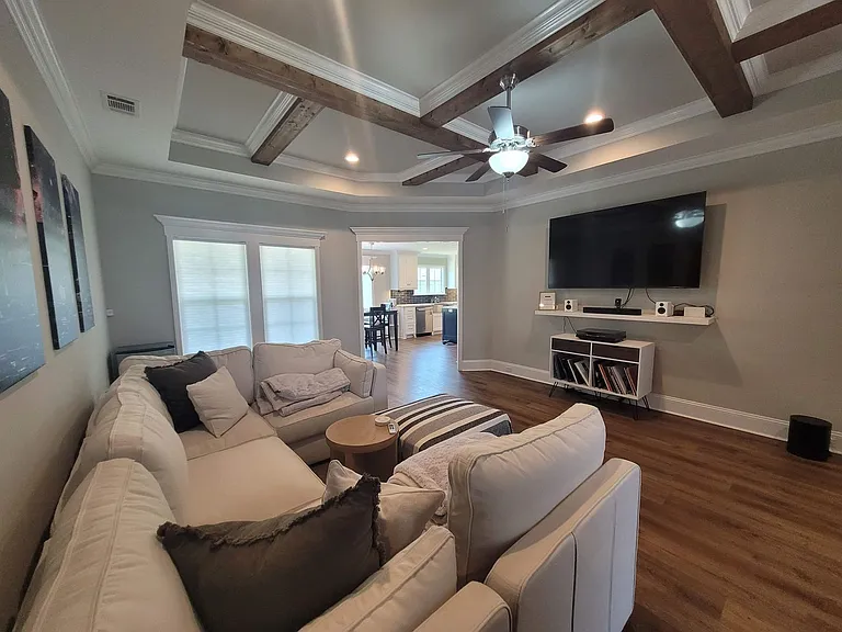 3925 Duke Ct — Photo 2