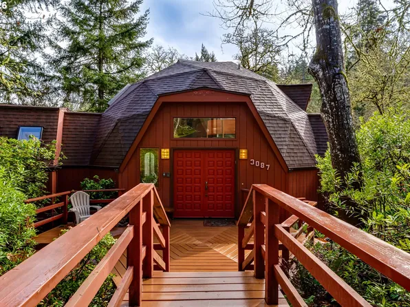 3087 Whitbeck Blvd, Eugene, OR 97405