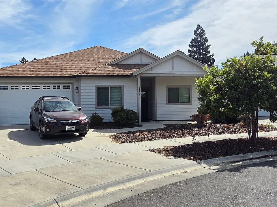 2439 Hyacinth Way