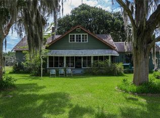 19602 Holly Ln, Lutz, FL 33558