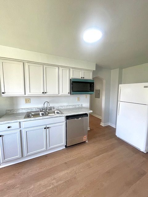 New Cabinets and flooring