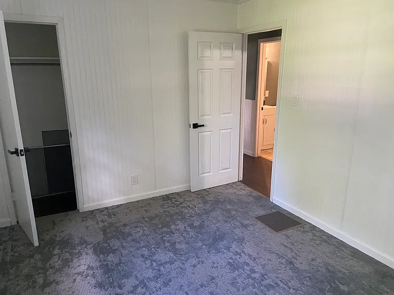 910 Perry Dr — Photo 22