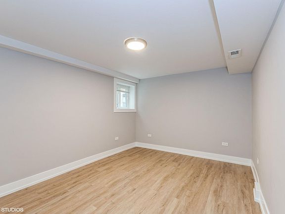 3rd image of 5637 N Talman Ave #G