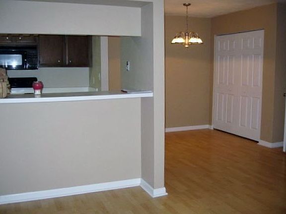 Breakfast bar & Dining Area