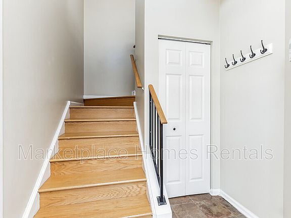 4th image of 240 Camel Bend Ct