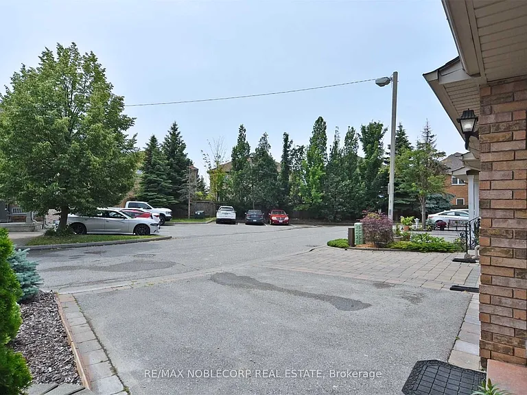 103 Foxchase Ave #16 — Photo 15