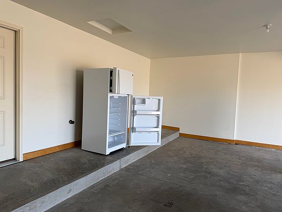 3rd image of 713 Birch St