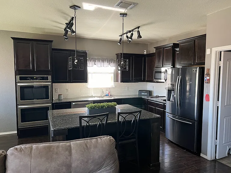 5561 Othello Dr — Photo 18