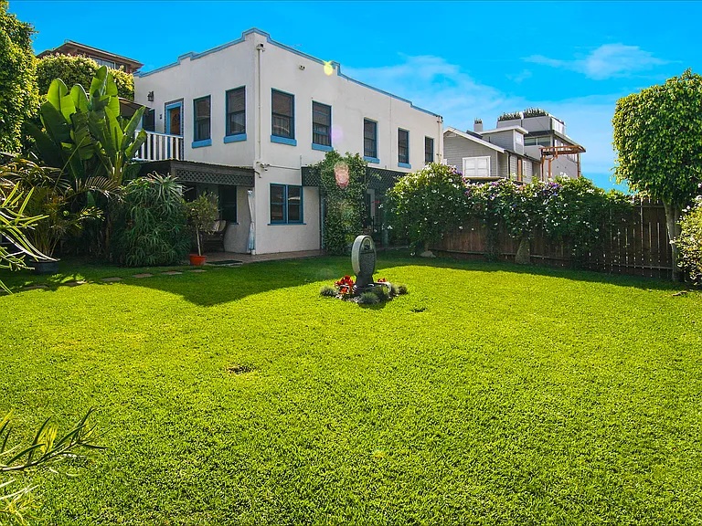 Large Garden Yard ~ a unique feature this close to the ocean