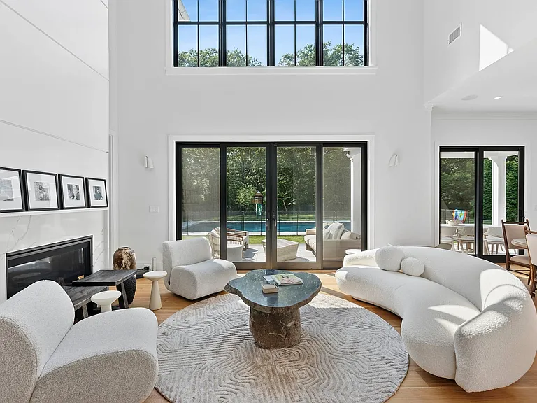 17 White Oak Ln — Photo 3