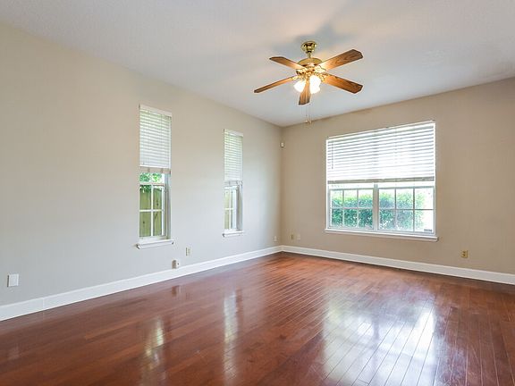 4th image of 2420 Formosa Ave