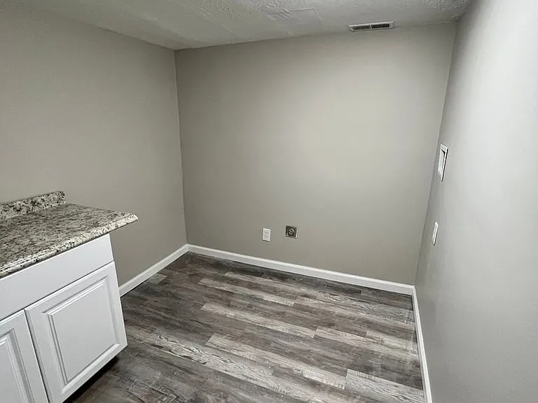 1214 Gilsey Ave — Photo 18