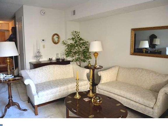 4th image of 1704 N Park Dr APT 316