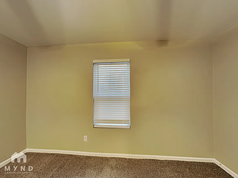 3385 Reynard Rd — Photo 13