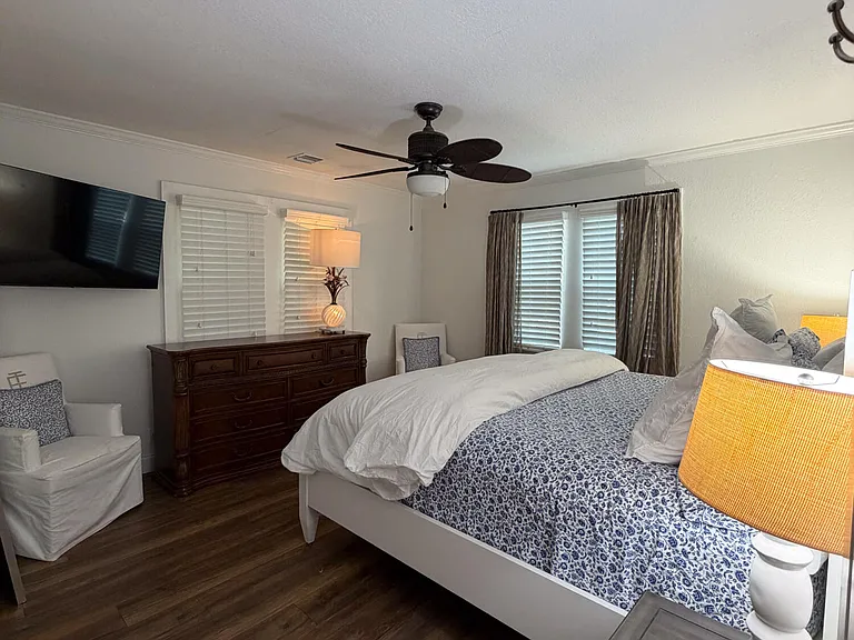 521 Hampton Rd — Photo 10