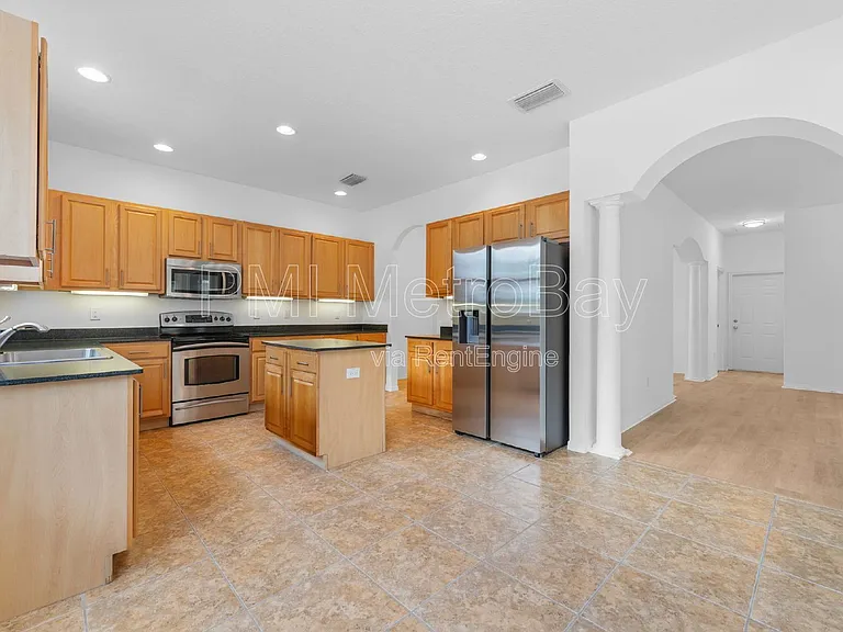 10886 Cory Lake Dr — Photo 16