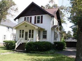 90 Garrison Rd, Williamsville, NY 14221