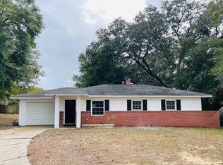 395 Whiteway Cir, Valparaiso, FL 32580