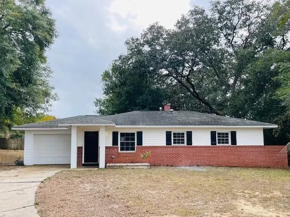 395 Whiteway Cir, Valparaiso, FL 32580