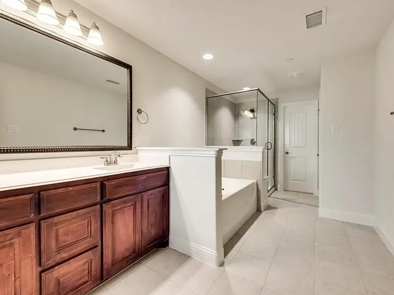 1231 Wiltshire Dr — Photo 29