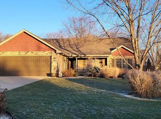 1701 Prestwick Dr, Galesburg, IL 61401