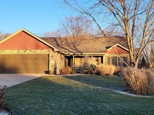 1701 Prestwick Dr, Galesburg, IL 61401