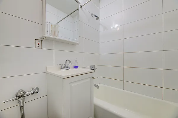 Rented by REAL New York | media 5