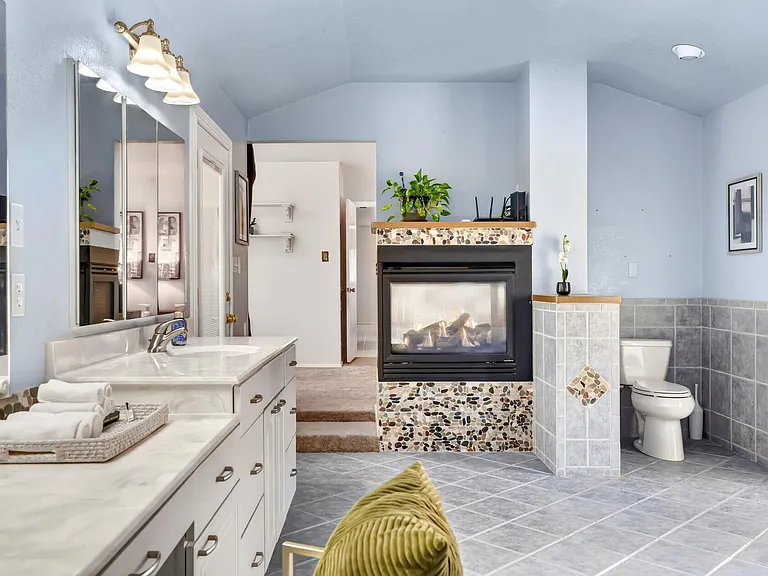 700 Rogart Dr — Photo 17