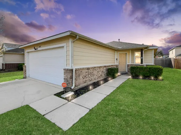 8218 Radial Ct, Rosharon, TX 77583