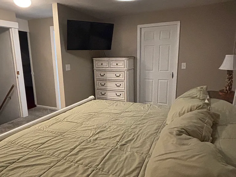 221 Blackstone Dr — Photo 16