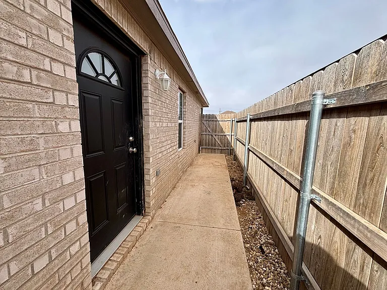 1009 Preston Trl — Photo 27