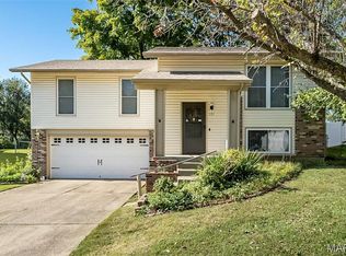 131 Spring Leaf Dr, Saint Peters, MO 63376