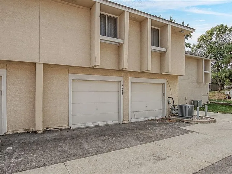 10923 Gillette St — Photo 18