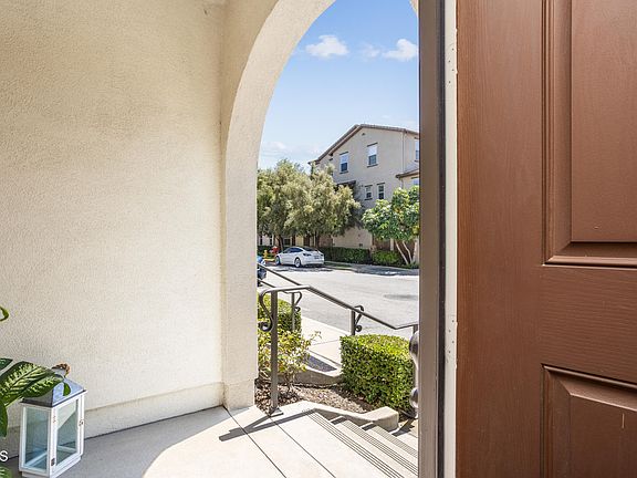 3rd image of 905 N Bouquet Ct Unit B