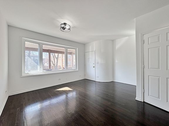4th image of 1249 S Kolin Ave