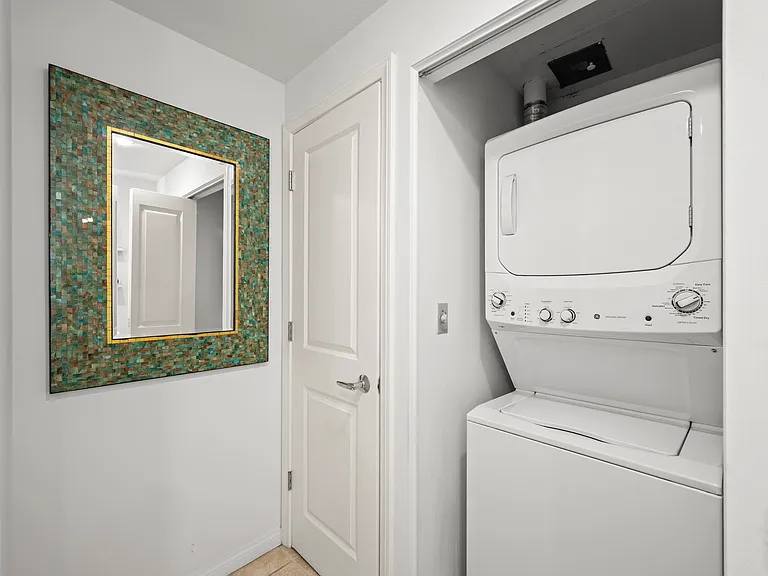 850 Beech St #820 — Photo 21