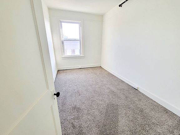 5th image of 311 Spruce 241/243/245 Walnut #11