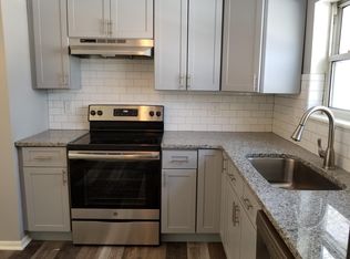 2 Leland Dr, Springfield, MA 01109