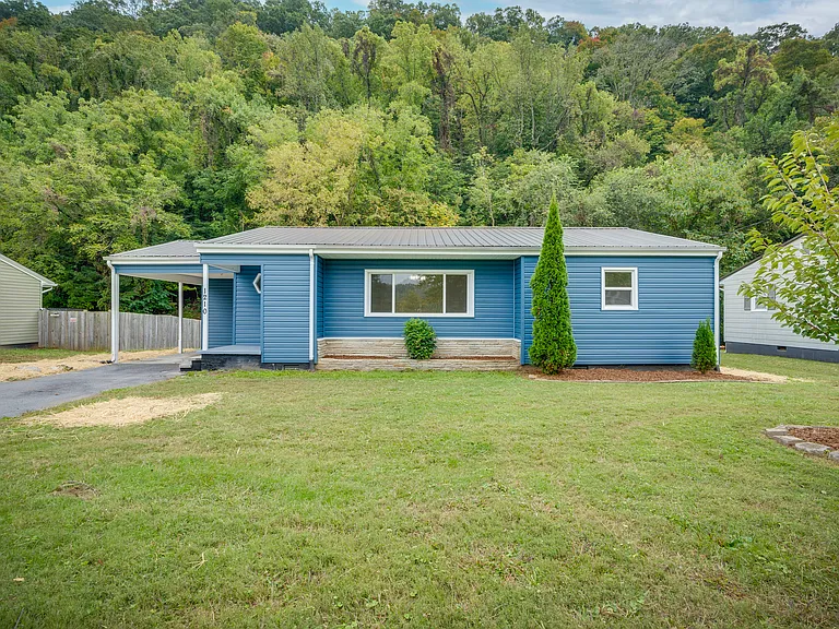 1210 Thomas Blvd — Photo 2