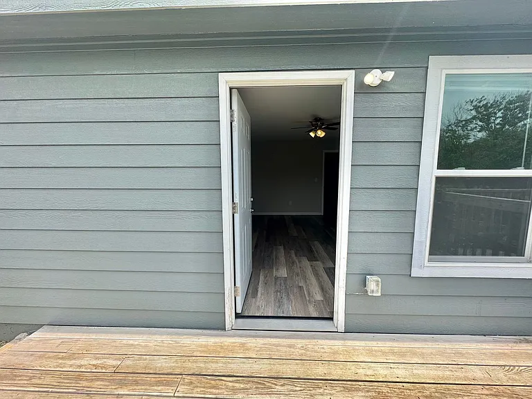 1007 N Quincy Ave — Photo 22