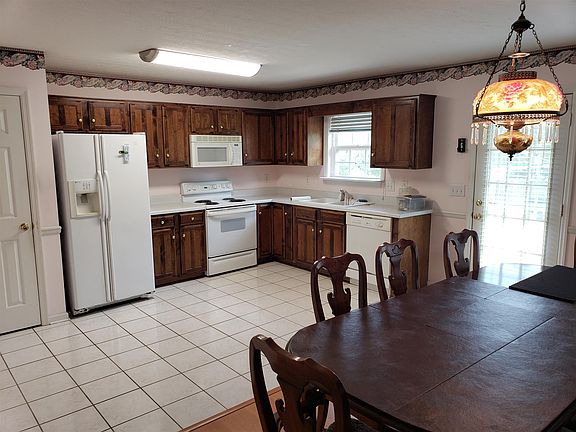 4th image of 155 Stanley Dr