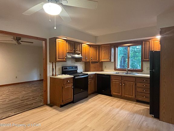 5th image of 166 Brookhill Rd