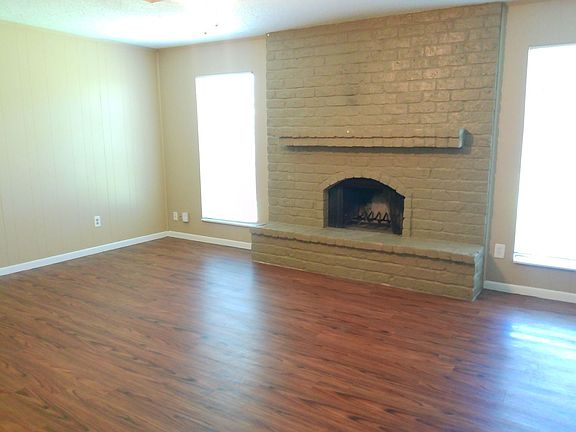 2nd image of 4002 Hurlwood Cir