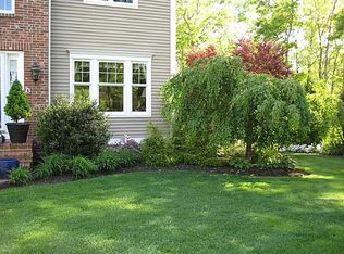 11 Whisper Ln, South Kingstown, RI 02892