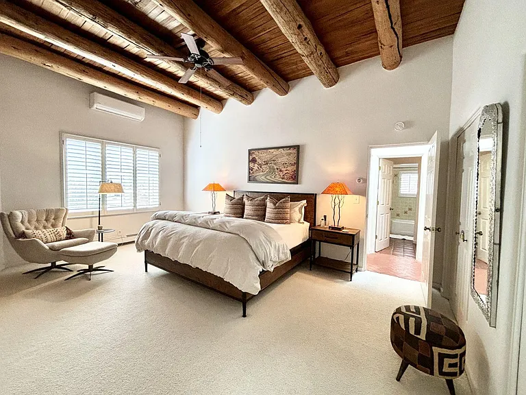 701 E Alameda St — Photo 15