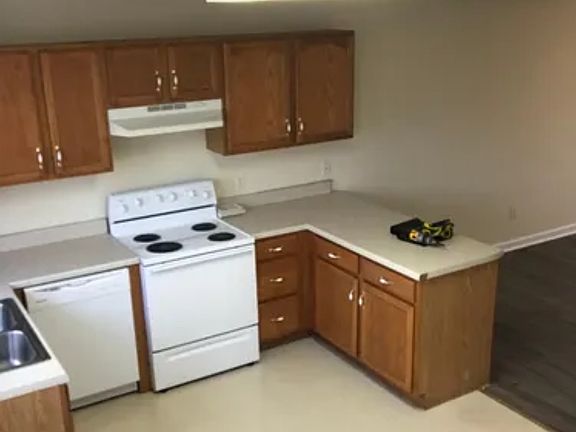 5th image of 185 Courtney Ln