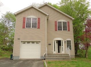 22 Oakwood Ave, Mine Hill, NJ 07803